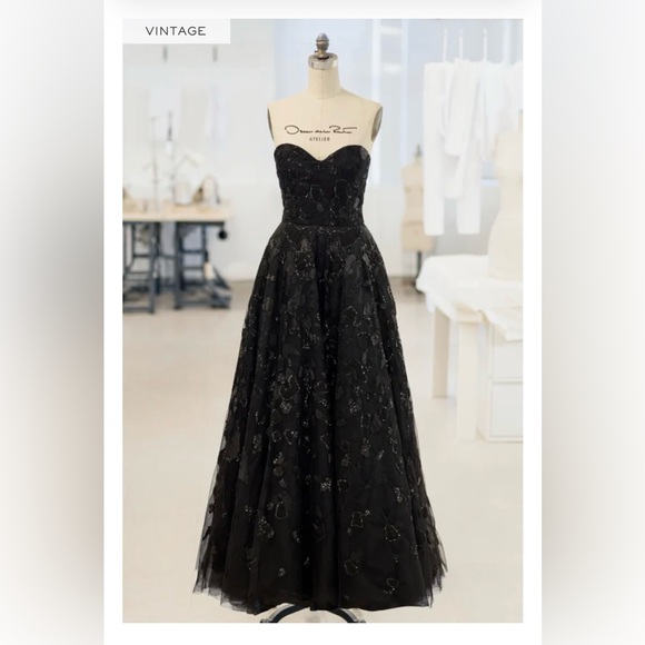 Oscar de la Renta Dresses & Skirts - Oscar de la Renta Black Strapless Gown